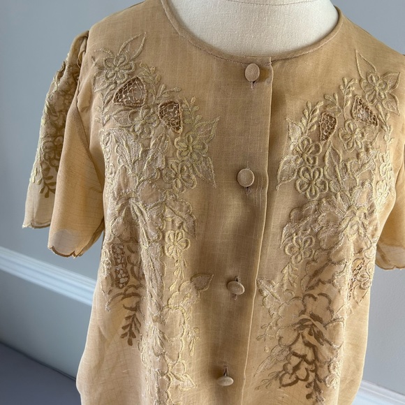 Beautiful natural semi sheer embroidered blouse - Picture 6 of 8